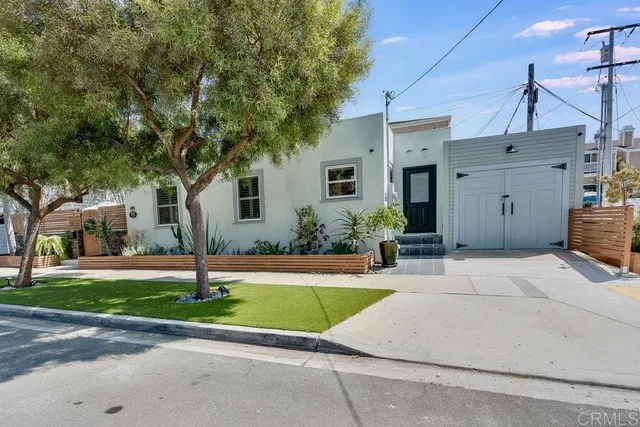 a house view with a outdoor space