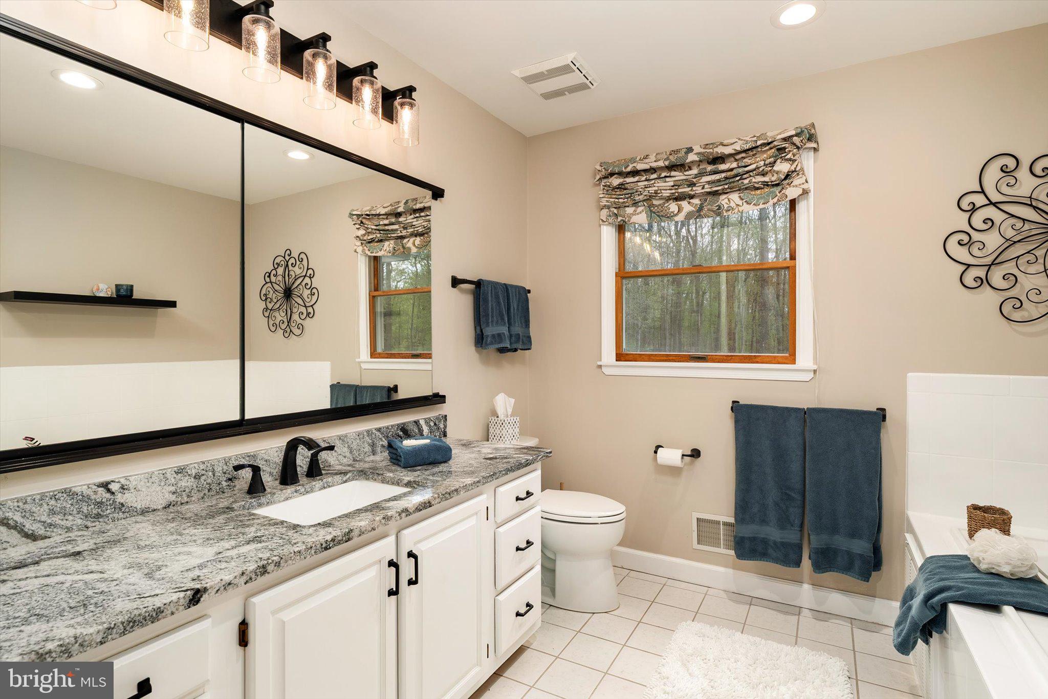 83 Oak Glen Road Howell, NJ 07731 - Photo 30 of 67