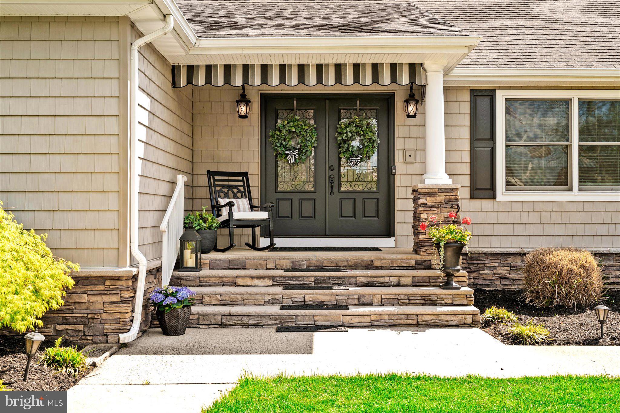 83 Oak Glen Road Howell, NJ 07731 - Photo 5 of 67