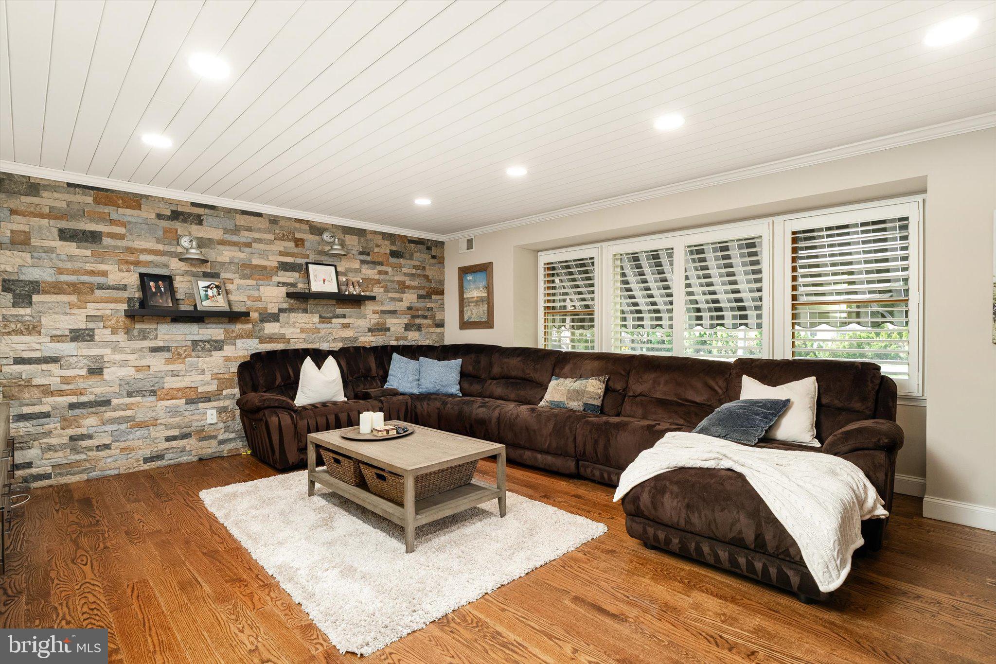 83 Oak Glen Road Howell, NJ 07731 - Photo 9 of 67