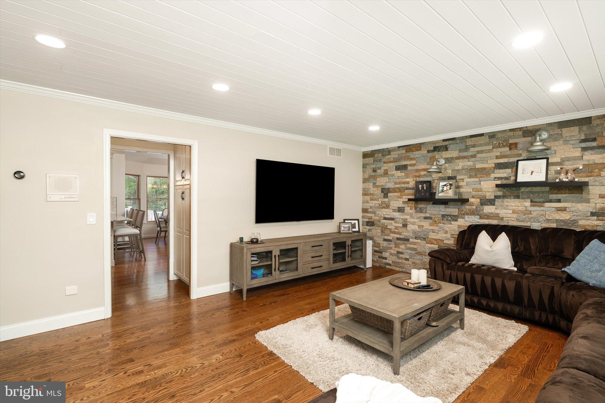 83 Oak Glen Road Howell, NJ 07731 - Photo 10 of 67