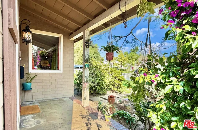 $1,585,000 | 5445 Agnes Avenue, Valley Village, CA 91607
