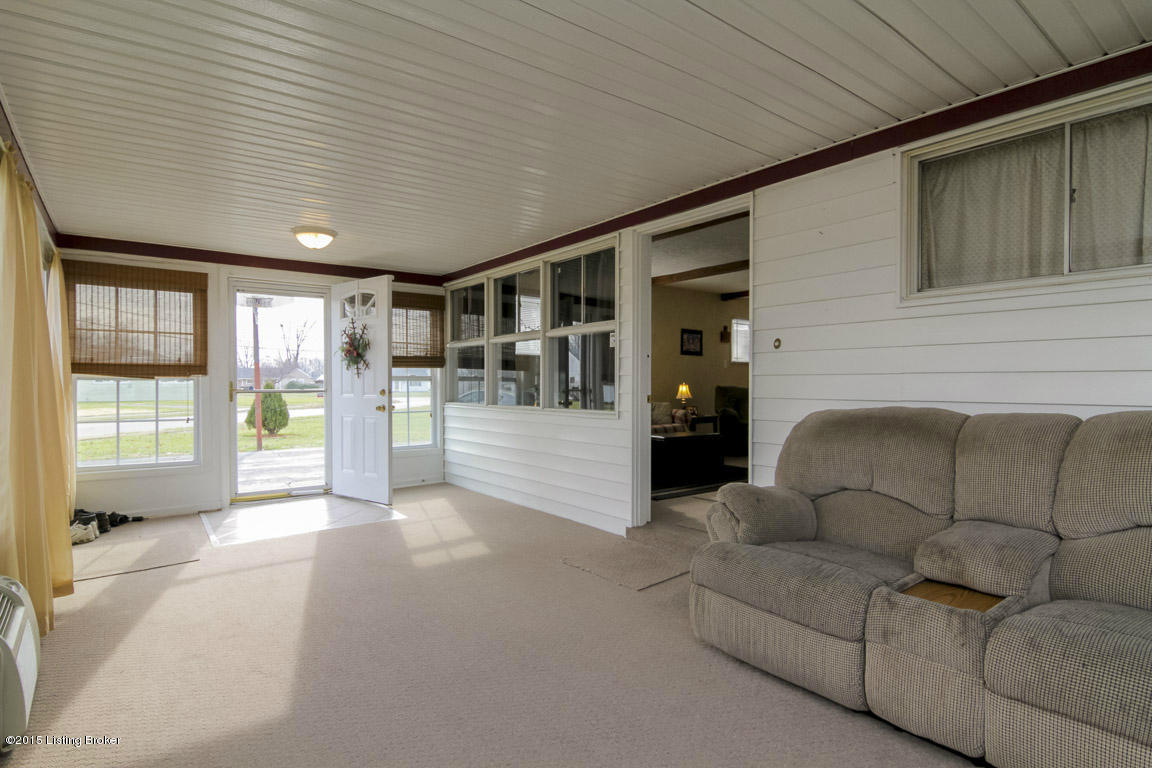 1305 Pigeon Pass Road Louisville, KY 40213 - Photo 4 of 27 4