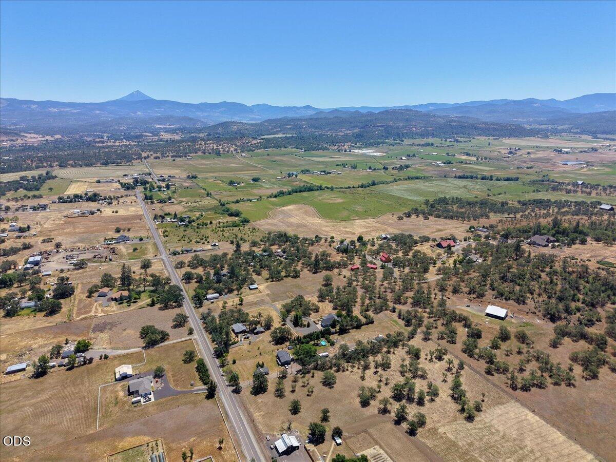 1712 Stevens Road Eagle Point, OR 97524 - Photo 57 of 63