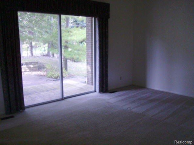 539 Willow Tree Lane Rochester, MI 48306 - Photo 4 of 11 PICT0265