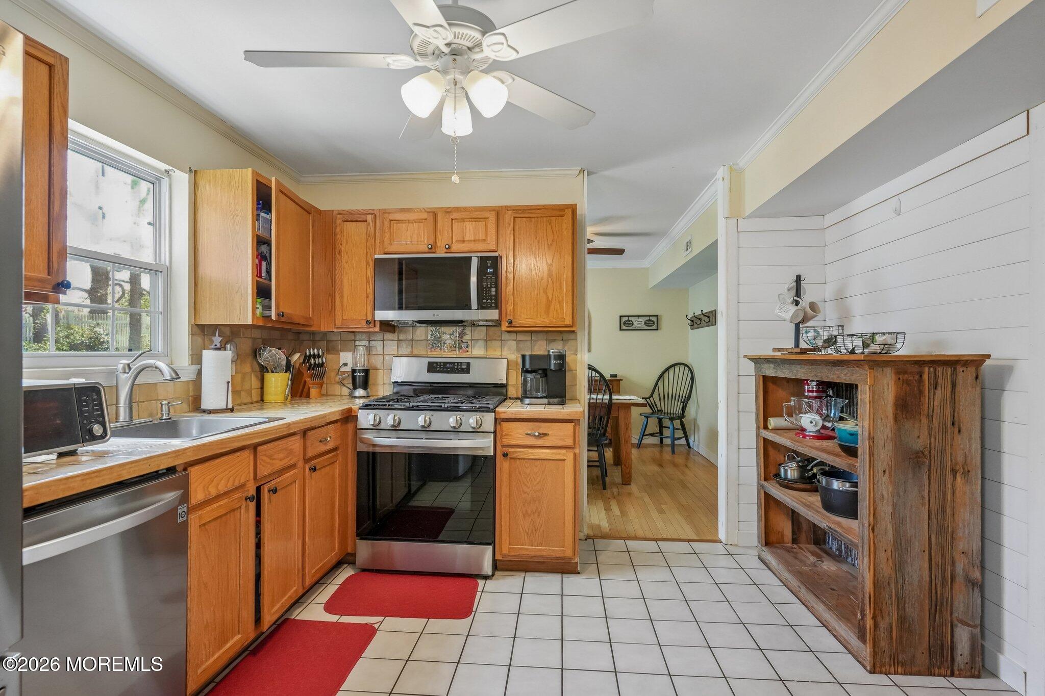 933 Delta Lane Manahawkin, NJ 08050 - Photo 12 of 27 007