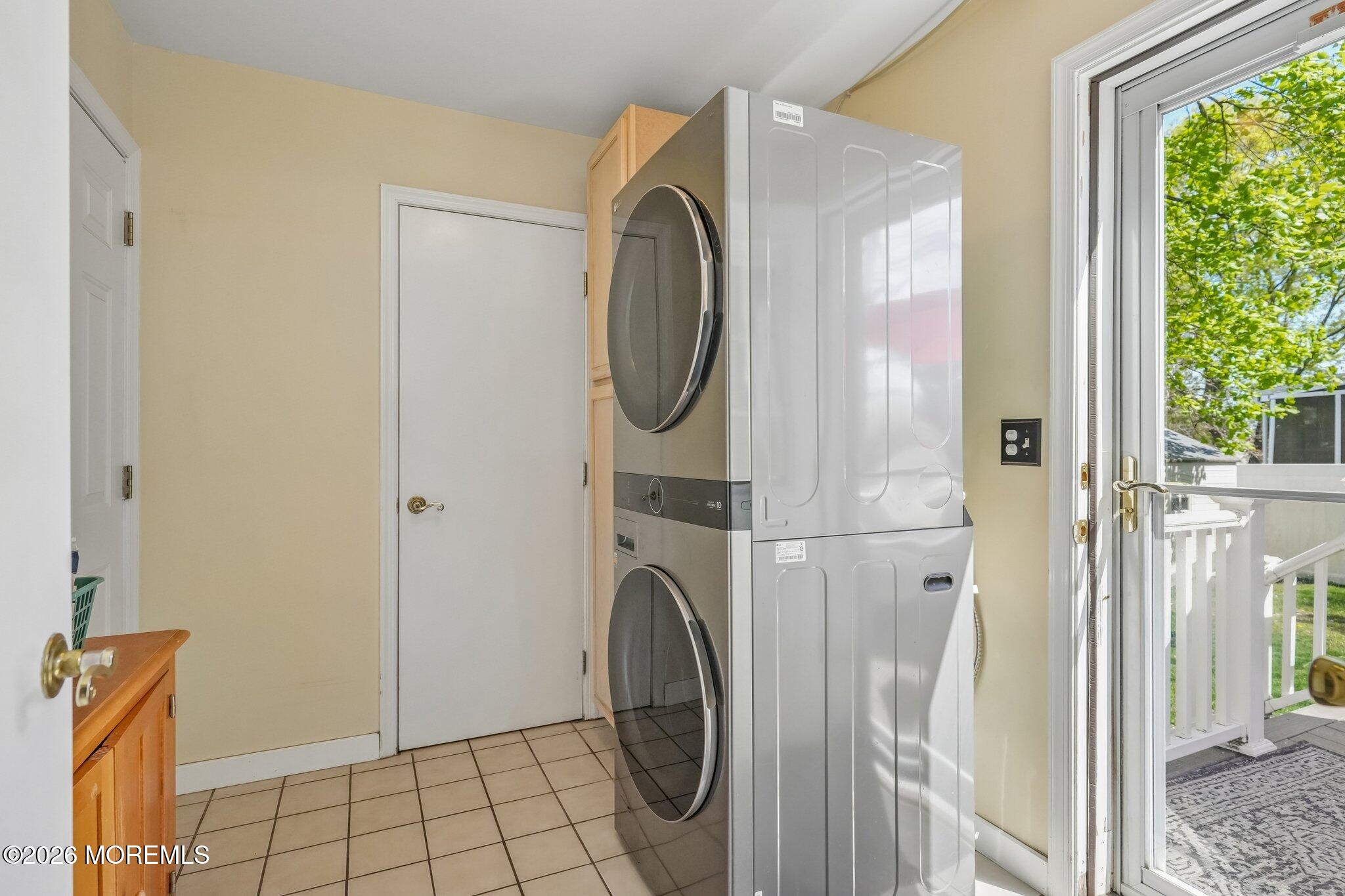 933 Delta Lane Manahawkin, NJ 08050 - Photo 13 of 27 008