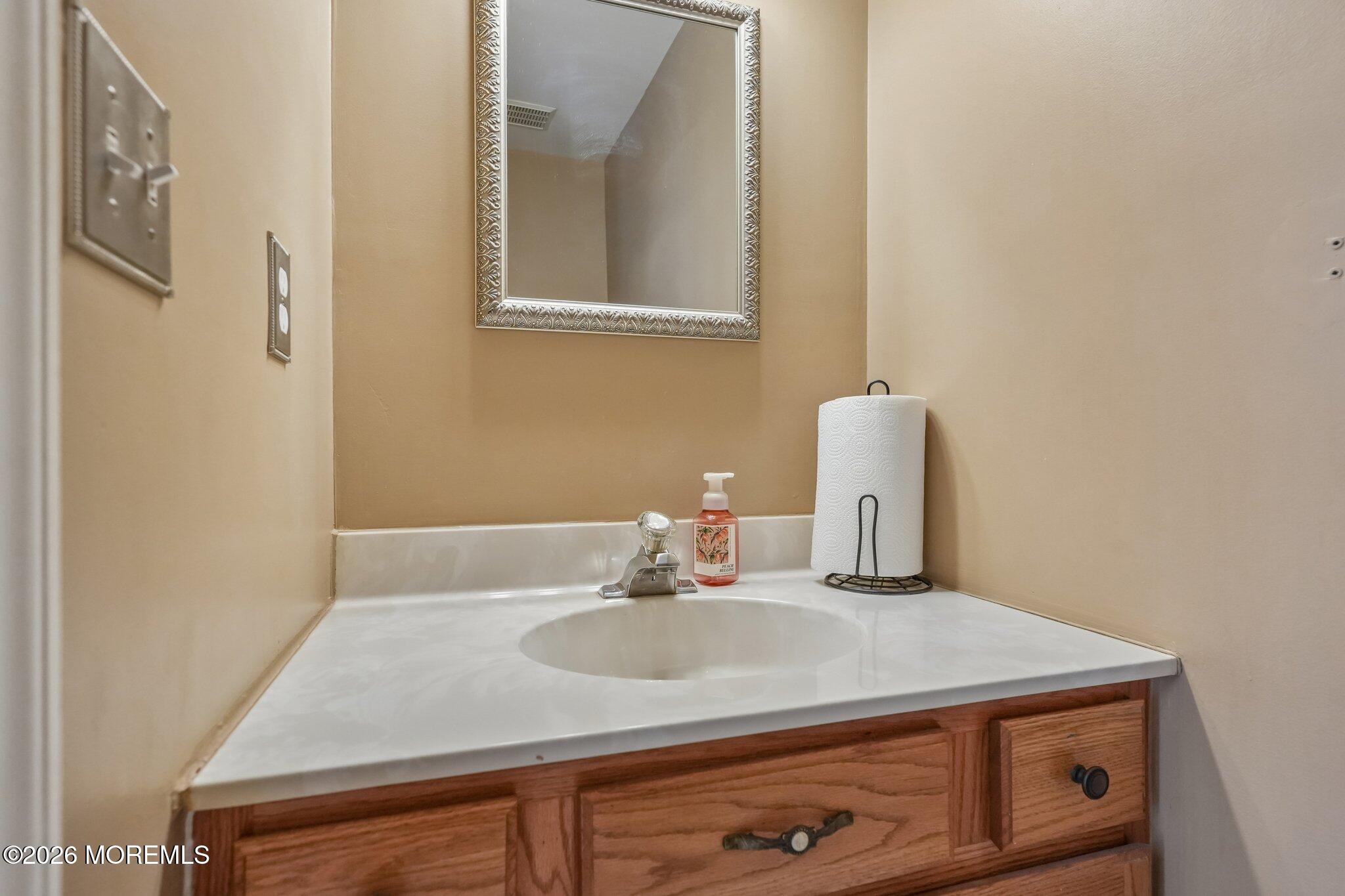 933 Delta Lane Manahawkin, NJ 08050 - Photo 14 of 27 009