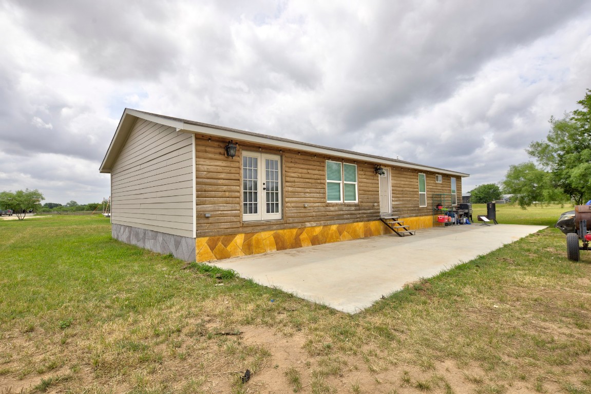 135 Wilbarger Bend Road Bastrop, TX 78602 - Photo 17 of 37