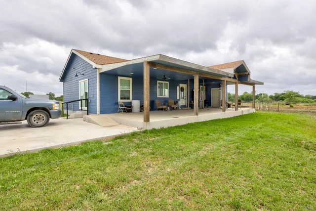 $899,900 | 135 Wilbarger Bend Road, Bastrop, TX 78602