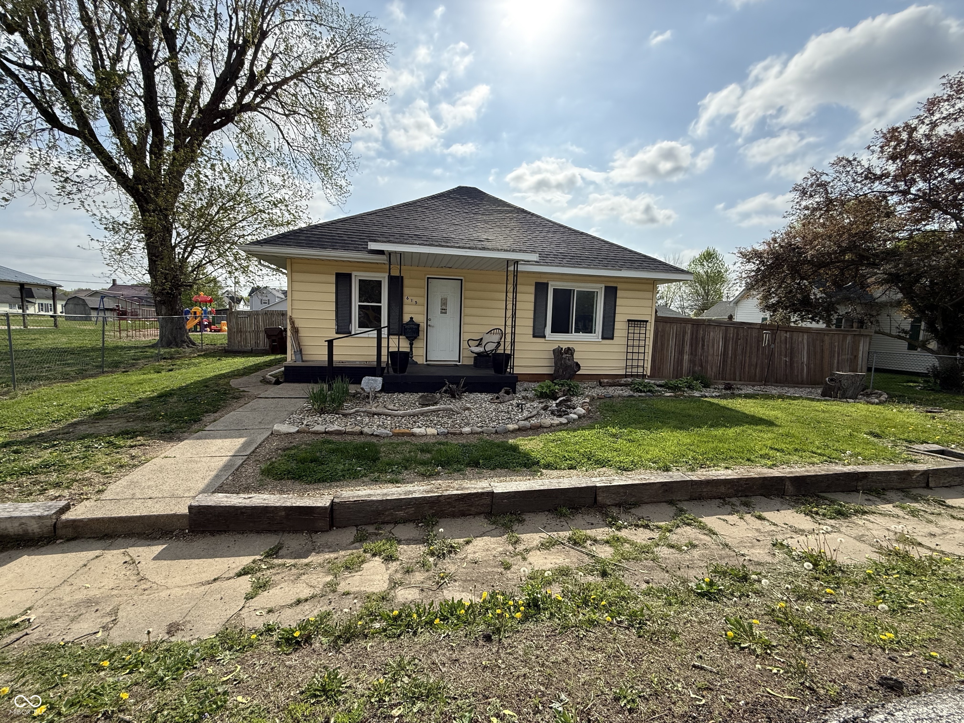 61 South West Street Rosedale, IN 47874 - Photo 2 of 18