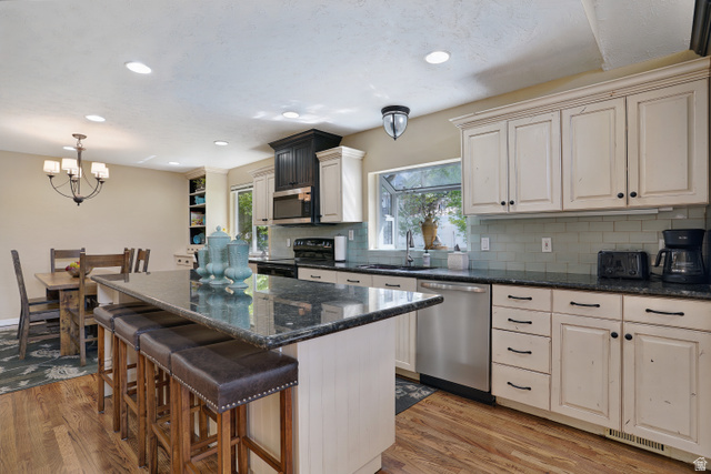 9763 Chylene Drive Sandy, UT 84092 - Photo 11 of 55