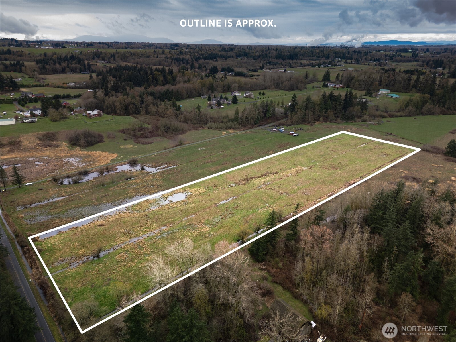 7475 Valley View Road Ferndale, WA 98248 - Photo 2 of 9 a view of a tennis court