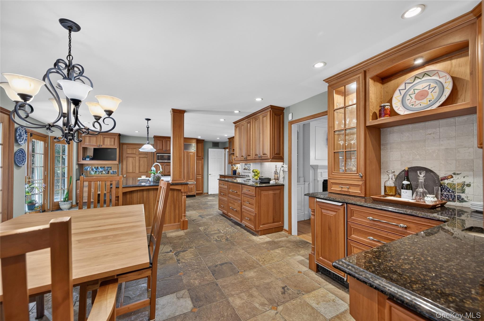 2108 Edge Road Muttontown, NY 11791 - Photo 16 of 38