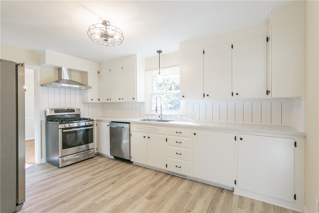 229 Circle Lane Webster, NY 14580 - Photo 9 of 25