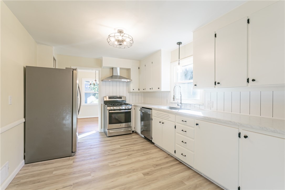 229 Circle Lane Webster, NY 14580 - Photo 10 of 25