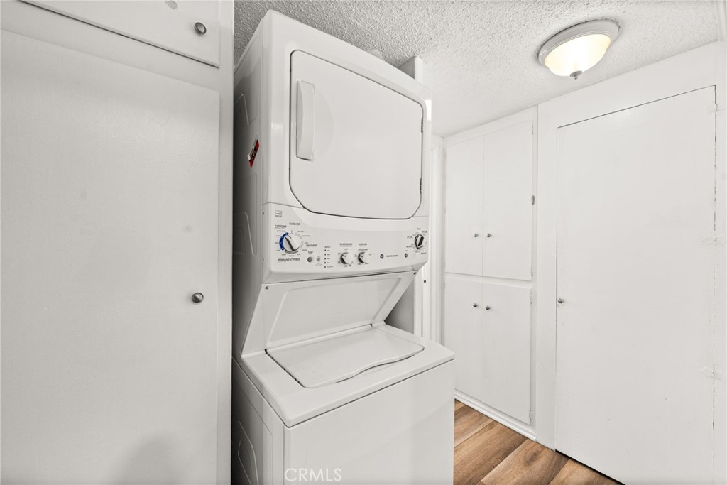 6979 Palm Court, Unit 104A Riverside, CA 92506 - Photo 35 of 53 a view of washer and dryer