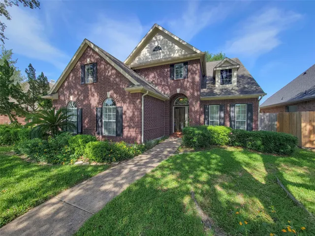 $620,000 | 3011 Taylorcrest Drive, Pearland, TX 77584