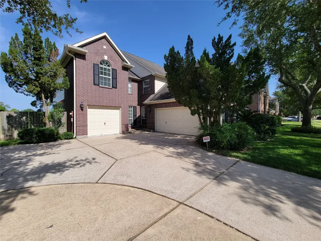 $620,000 | 3011 Taylorcrest Drive, Pearland, TX 77584