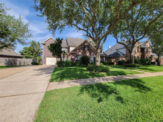 $620,000 | 3011 Taylorcrest Drive, Pearland, TX 77584