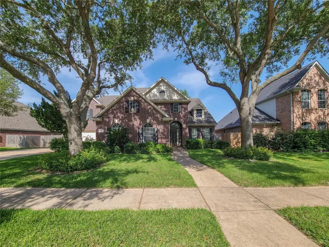 $620,000 | 3011 Taylorcrest Drive, Pearland, TX 77584
