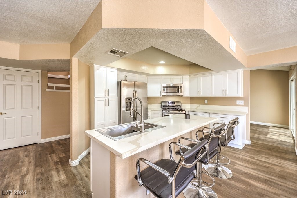 398 Rushing Creek Court Henderson, NV 89014 - Photo 3 of 31 Gallery Image 3