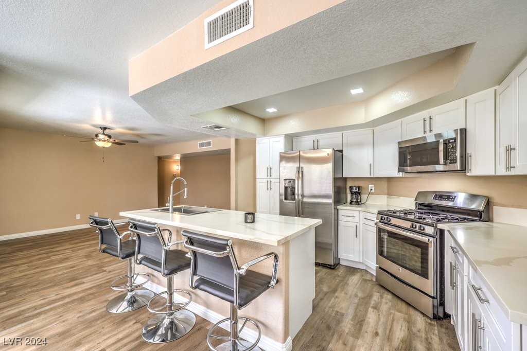 398 Rushing Creek Court Henderson, NV 89014 - Photo 4 of 31 Gallery Image 4