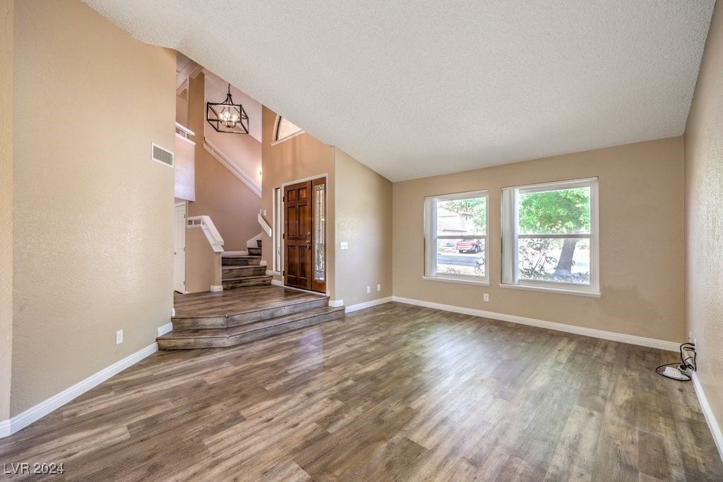398 Rushing Creek Court Henderson, NV 89014 - Photo 5 of 31 Gallery Image 5