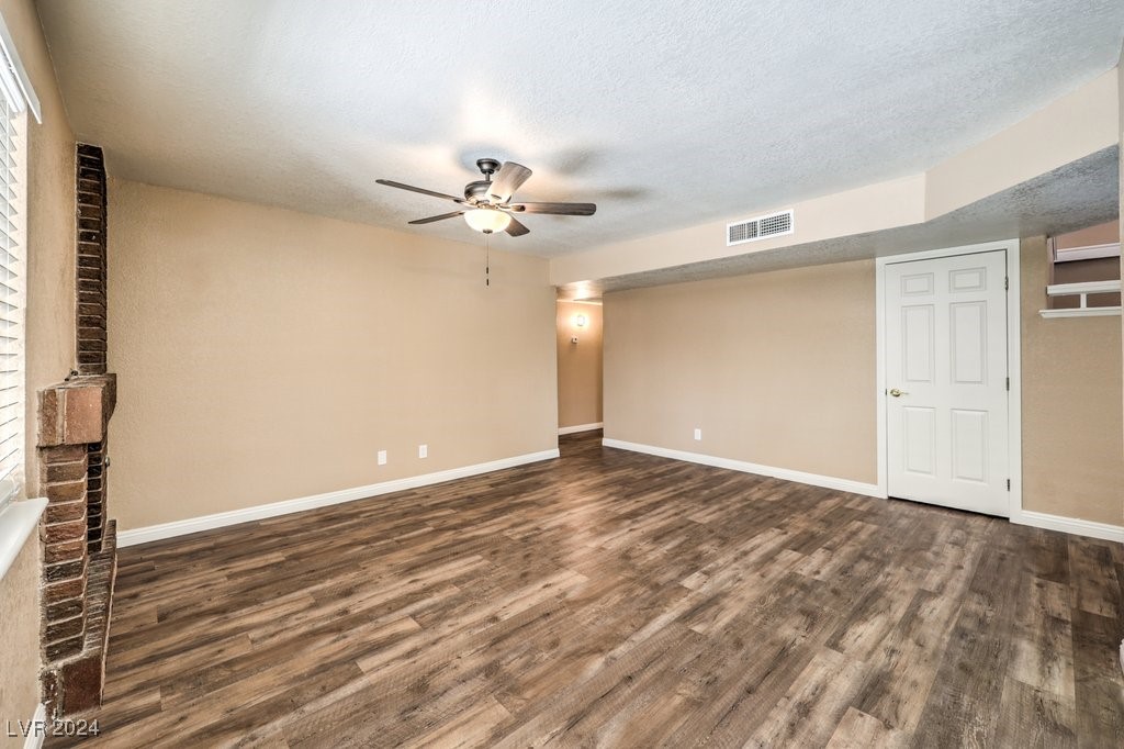 398 Rushing Creek Court Henderson, NV 89014 - Photo 10 of 31 Gallery Image 10