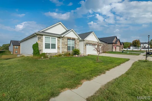 $449,000 | 266 Smola Woods Court, Glen Carbon, IL 62034