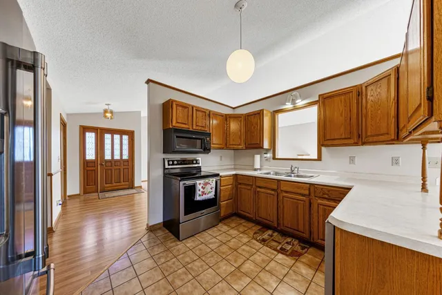 $392,000 | 840 Riverwood Place, Owatonna, MN 55060