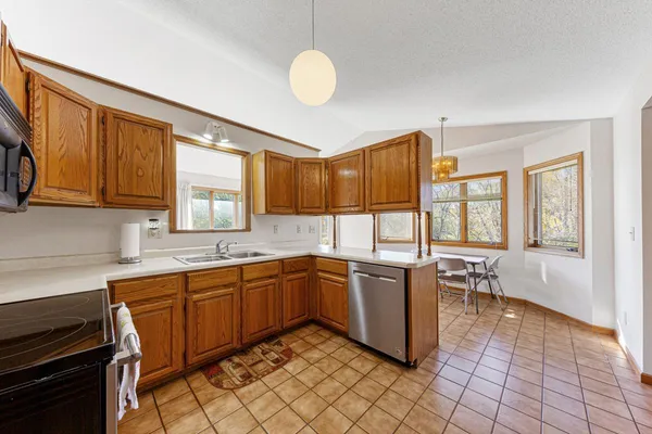 $384,900 | 840 Riverwood Place, Owatonna, MN 55060