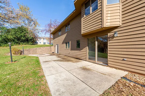 $384,900 | 840 Riverwood Place, Owatonna, MN 55060