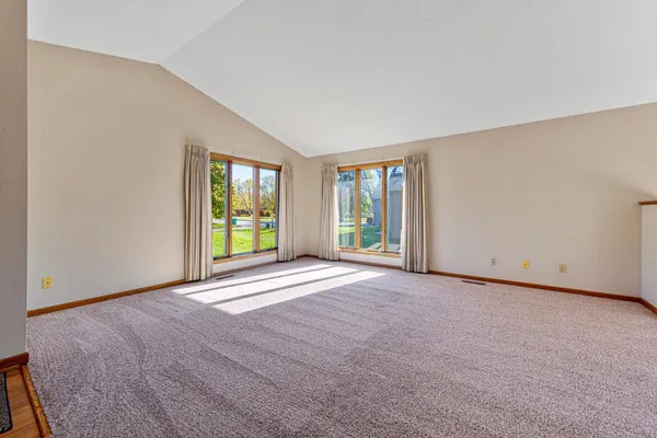 $384,900 | 840 Riverwood Place, Owatonna, MN 55060