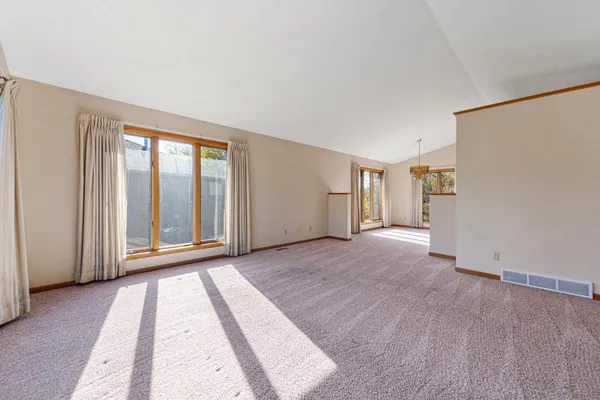 $384,900 | 840 Riverwood Place, Owatonna, MN 55060