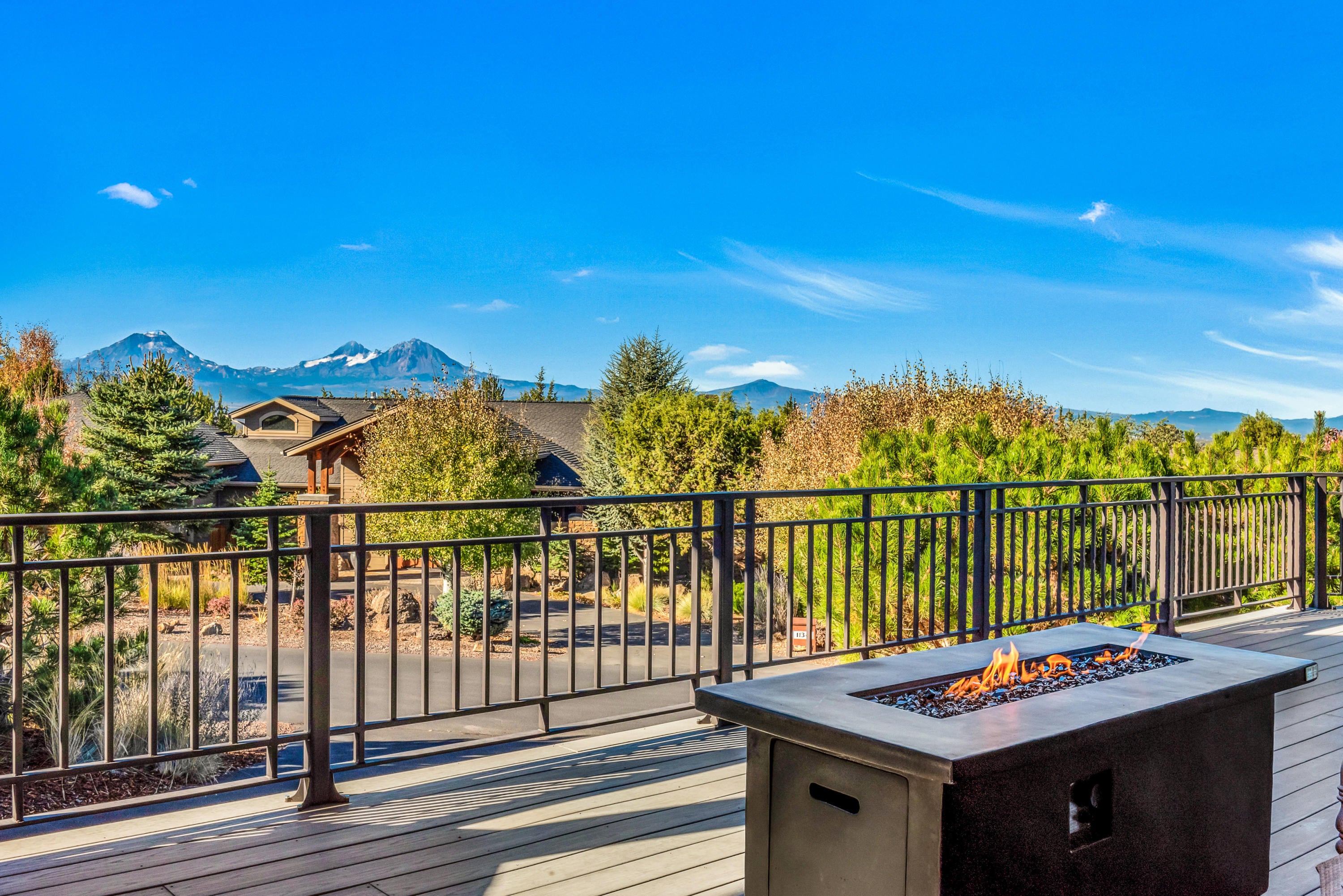 1133 Highland View Loop Redmond, OR 97756 - Photo 43 of 59 Three Sisters and Mt Bachelor