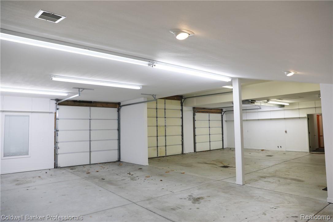 9840 Norman Road Clarkston, MI 48348 - Photo 39 of 45 Perfect for the hobbyist or collector!