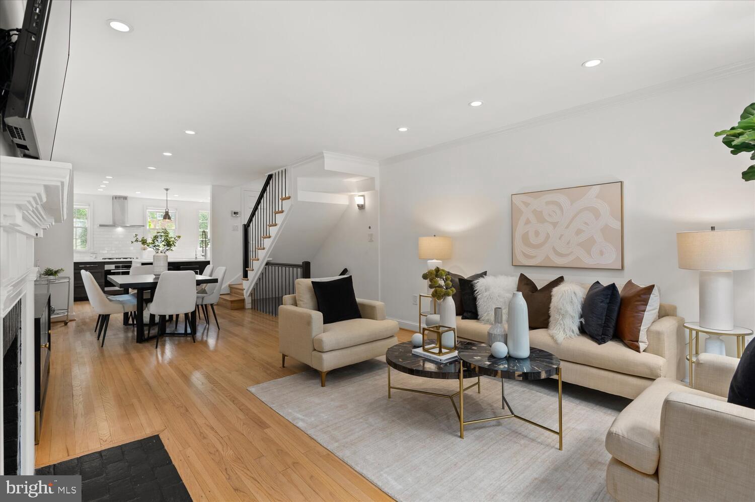 2515 Q Street Northwest Washington, DC 20007 - Photo 2 of 20 Living Area