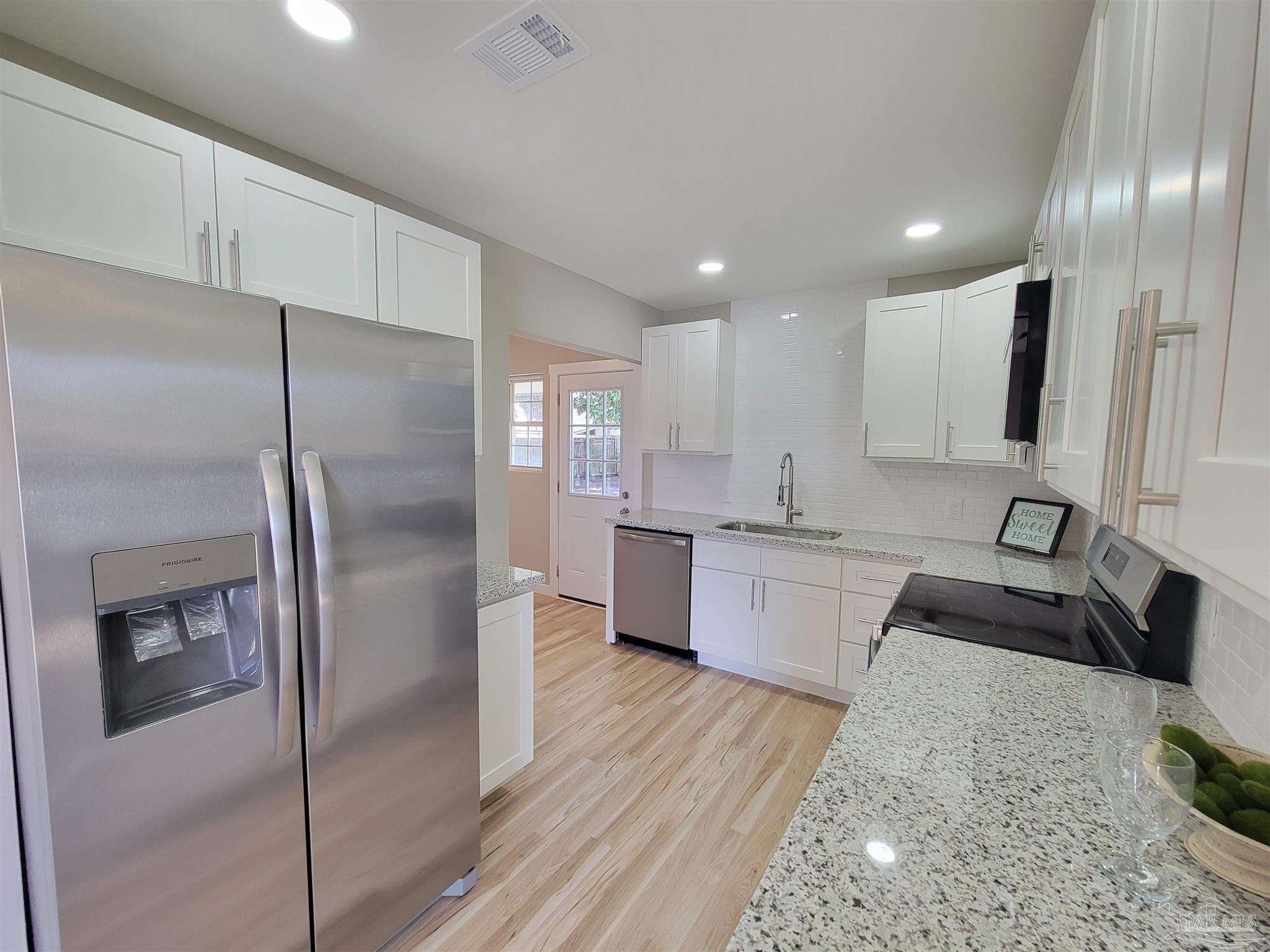 206 Bryant Road Pensacola, FL 32507 - Photo 5 of 23