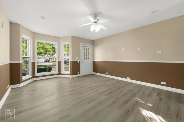 $2,200 | 1705 College Green Drive, Unit 1705, Elgin, IL 60123