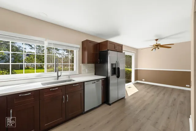 $2,200 | 1705 College Green Drive, Unit 1705, Elgin, IL 60123