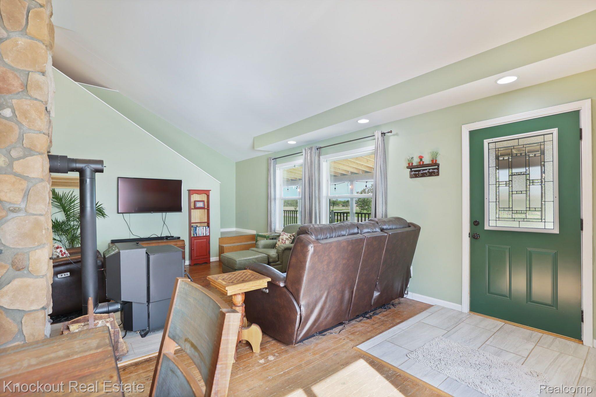 8411 Barnes Road Millington, MI 48746 - Photo 7 of 53 Gallery Image 7