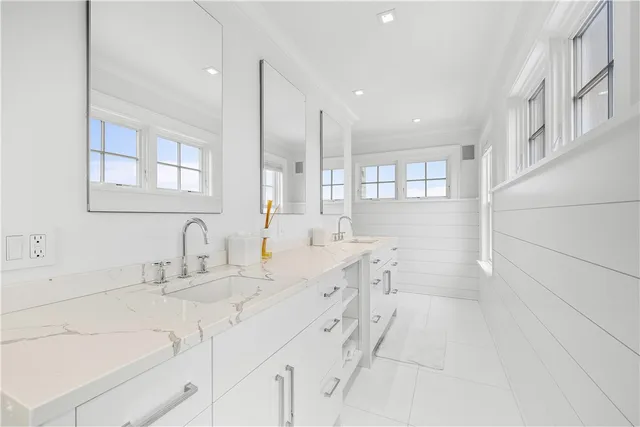 $6,950,000 | 1210 Grace Cove Road, Block Island, RI 02807