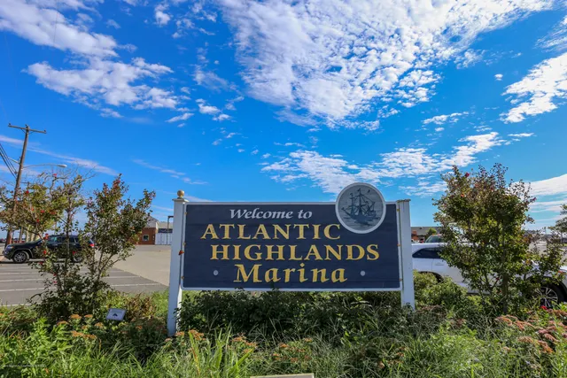 a view of sign board