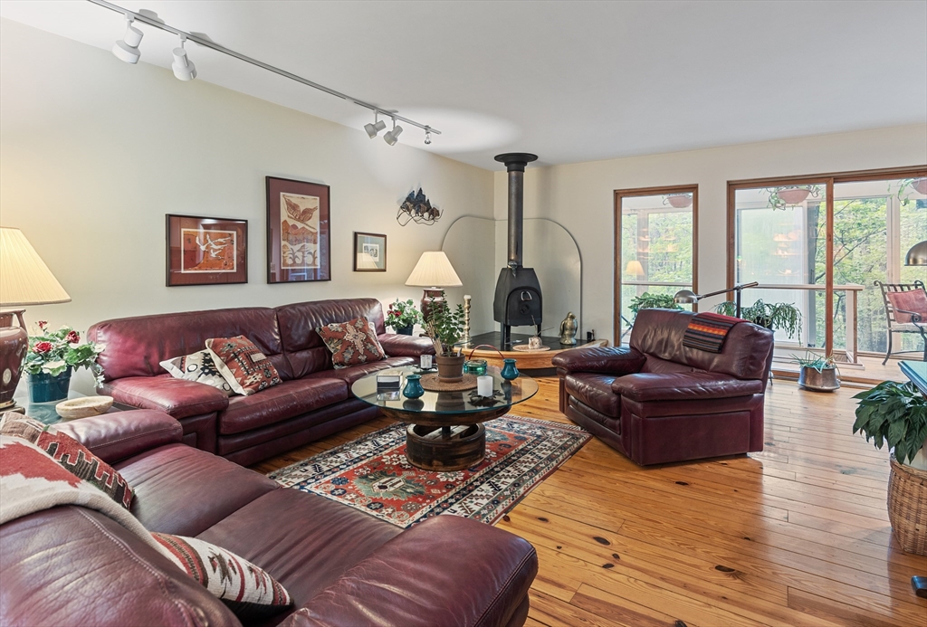 26 Fowler Street Upton, MA 01568 - Photo 7 of 30