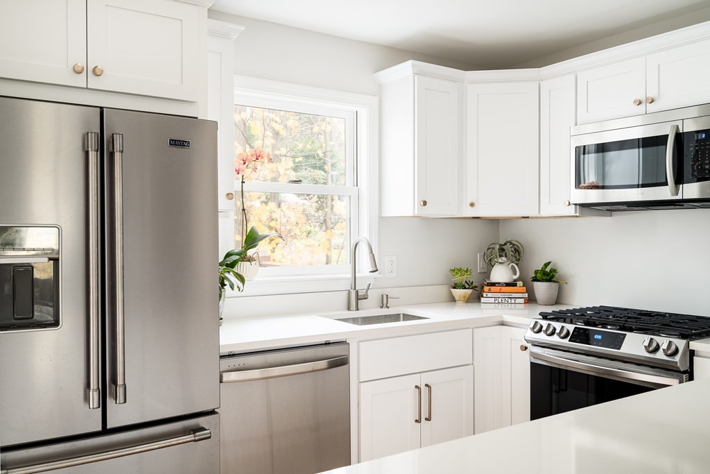 196 Chestnut Avenue, Unit C Boston, MA 02130 - Photo 19 of 35