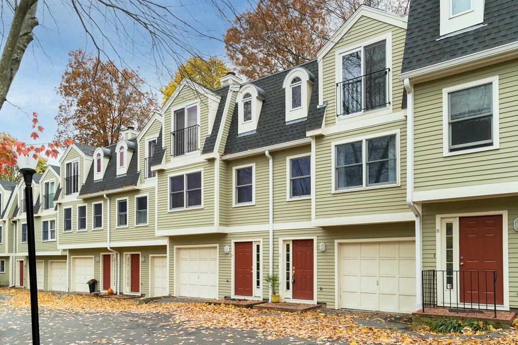 196 Chestnut Avenue, Unit C Boston, MA 02130 - Photo 33 of 35