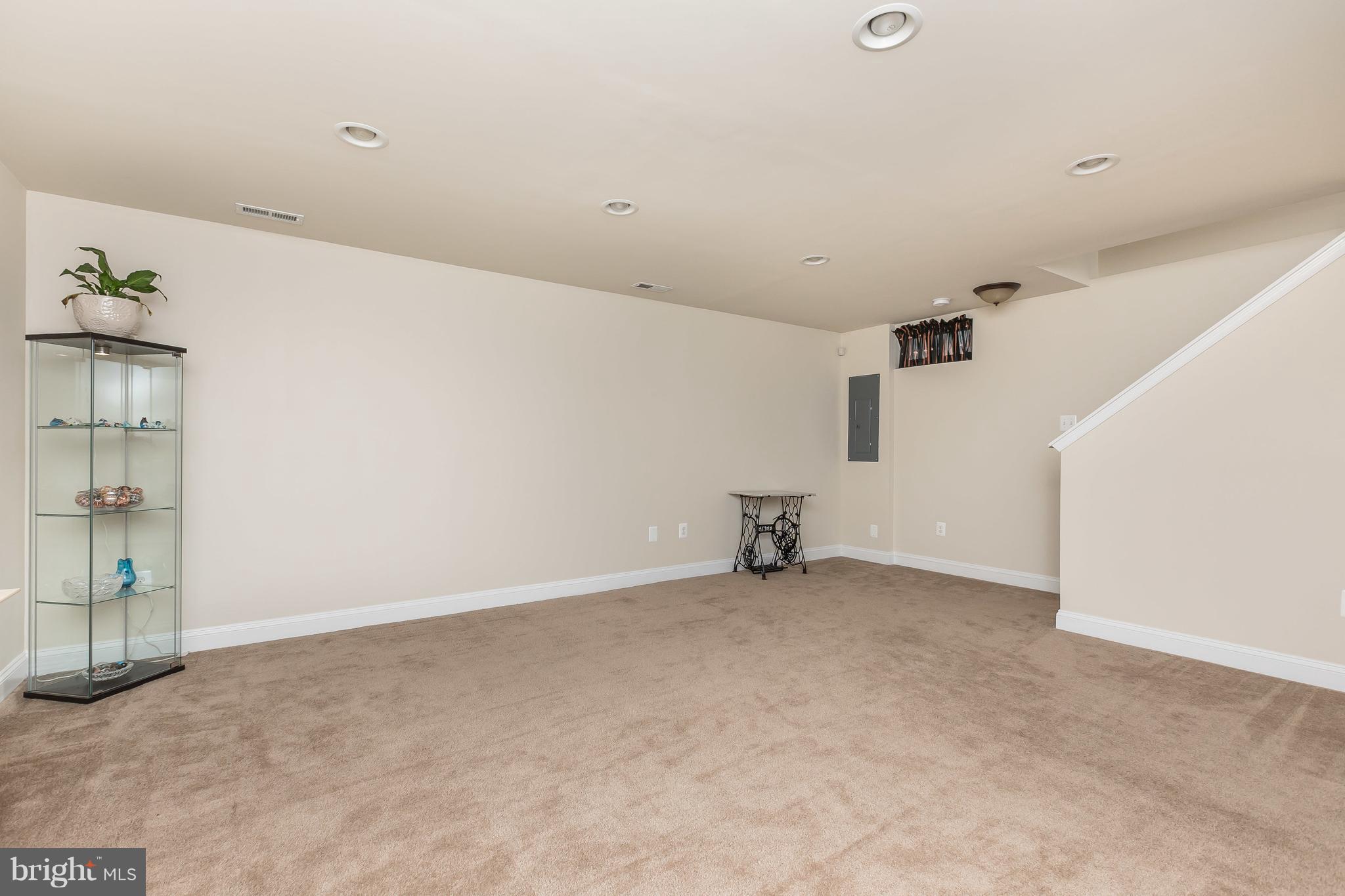 303 Riverside Drive Baltimore, MD 21221 - Photo 24 of 29 Family Room