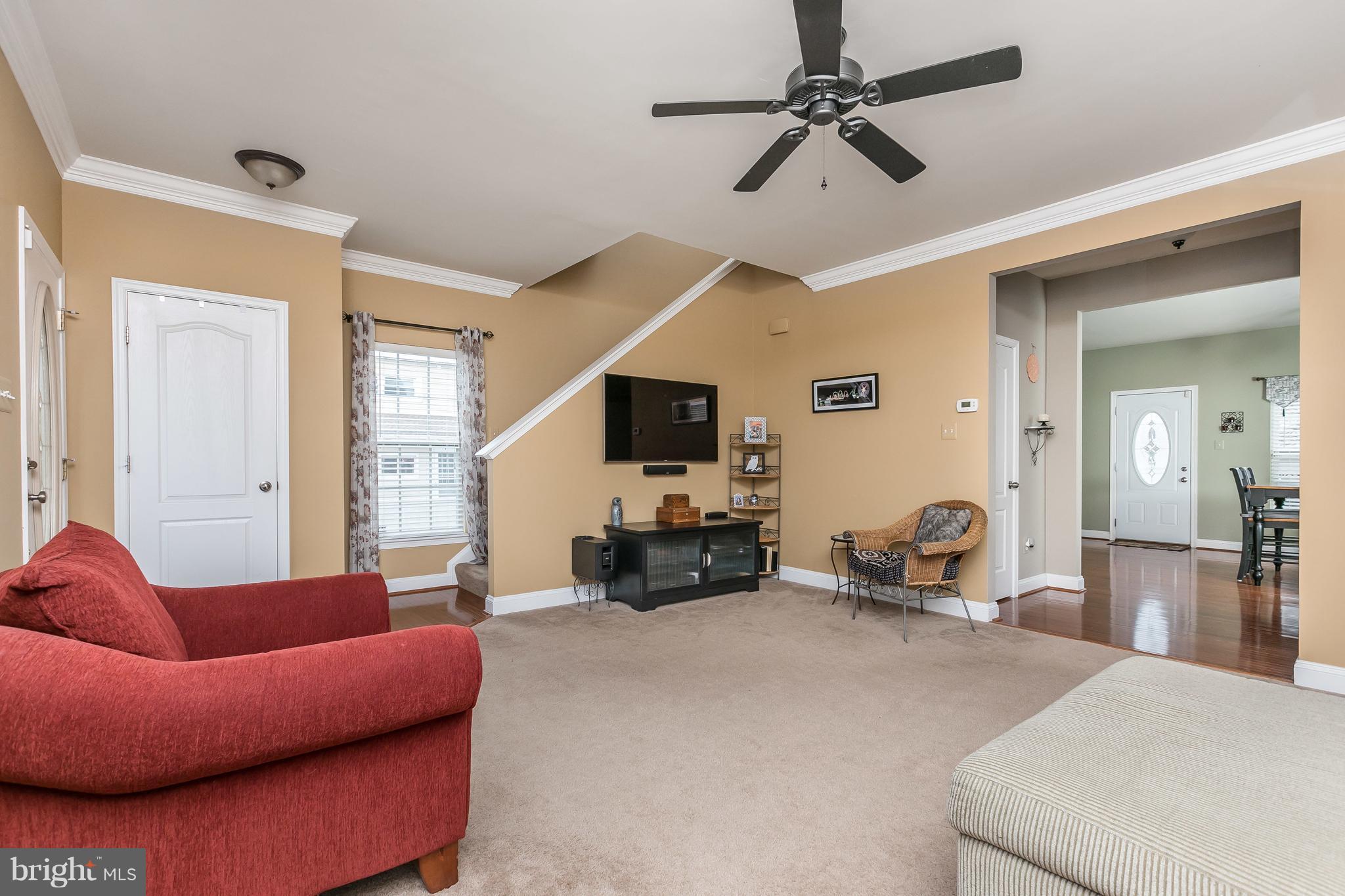 303 Riverside Drive Baltimore, MD 21221 - Photo 6 of 29 Living Room