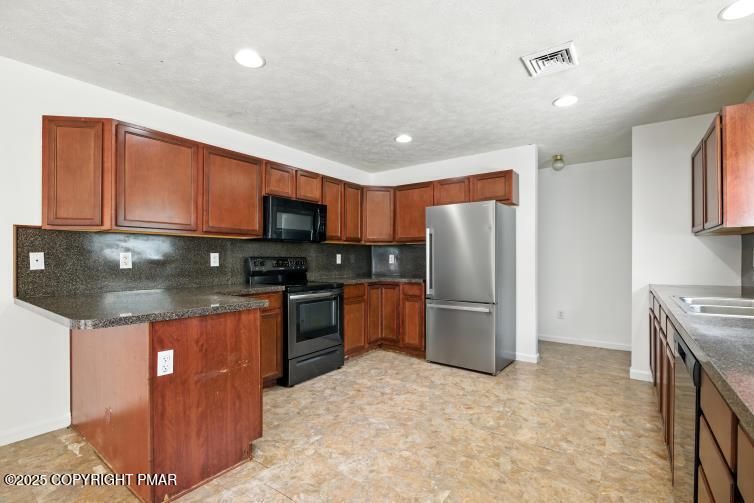 1224 Clover Road Long Pond, PA 18334 - Photo 8 of 43 8